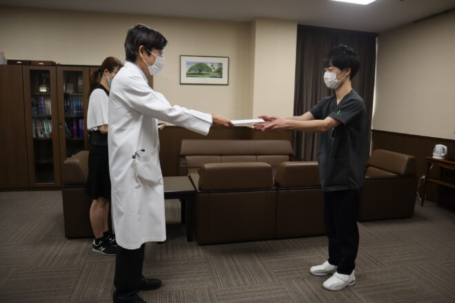 初期臨床研修　修了証授与式